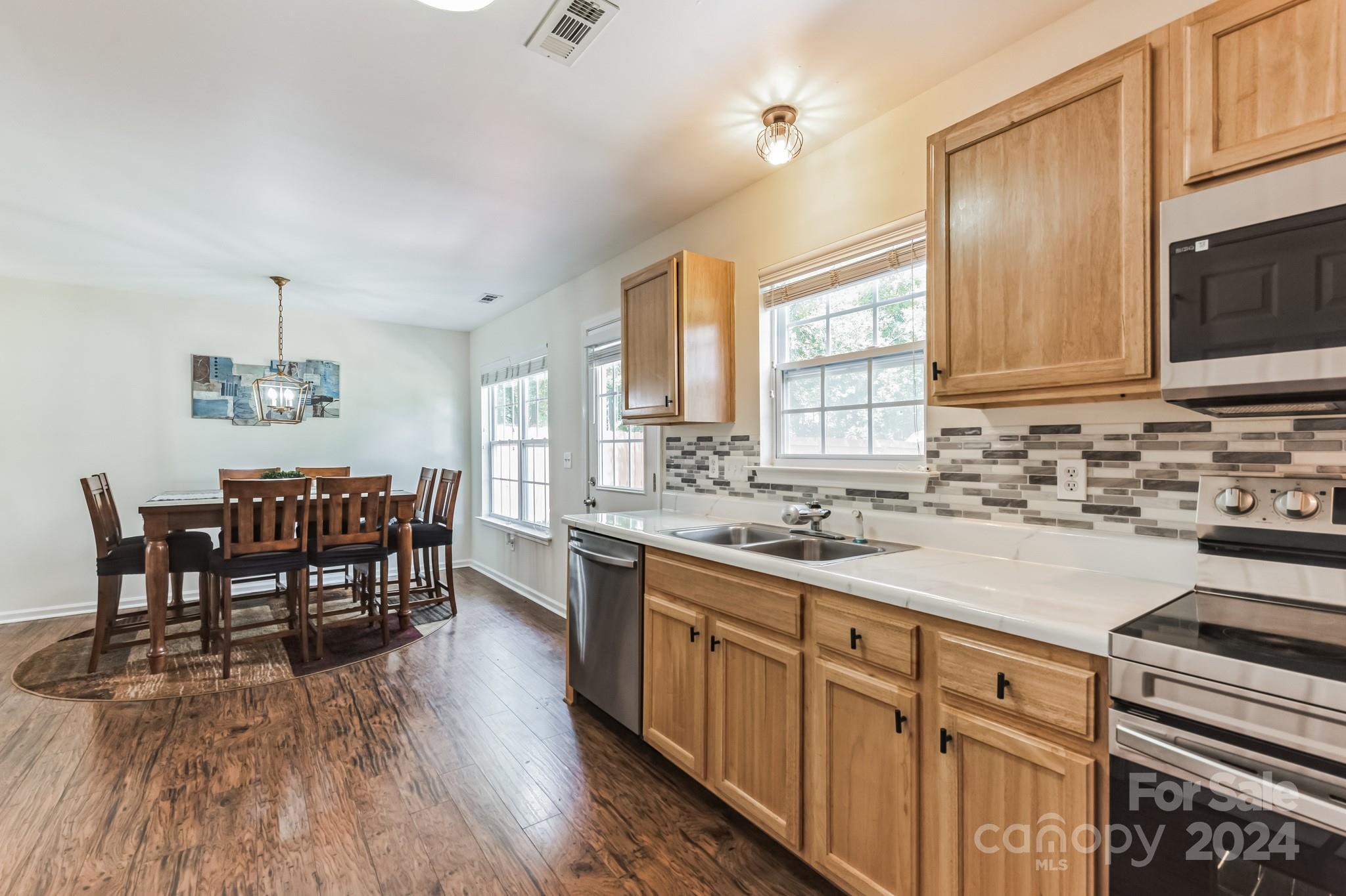 7925 Quail Field Drive