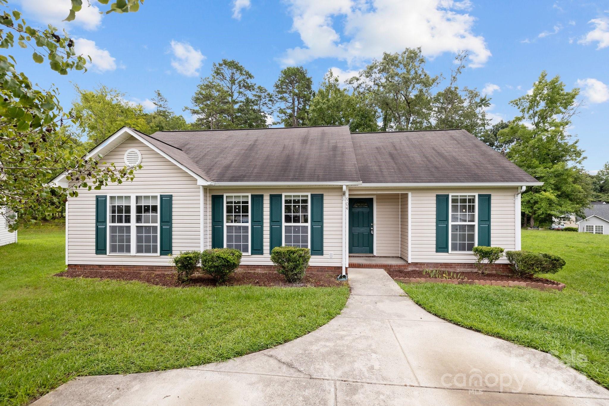 904 Rucker Cliff Drive