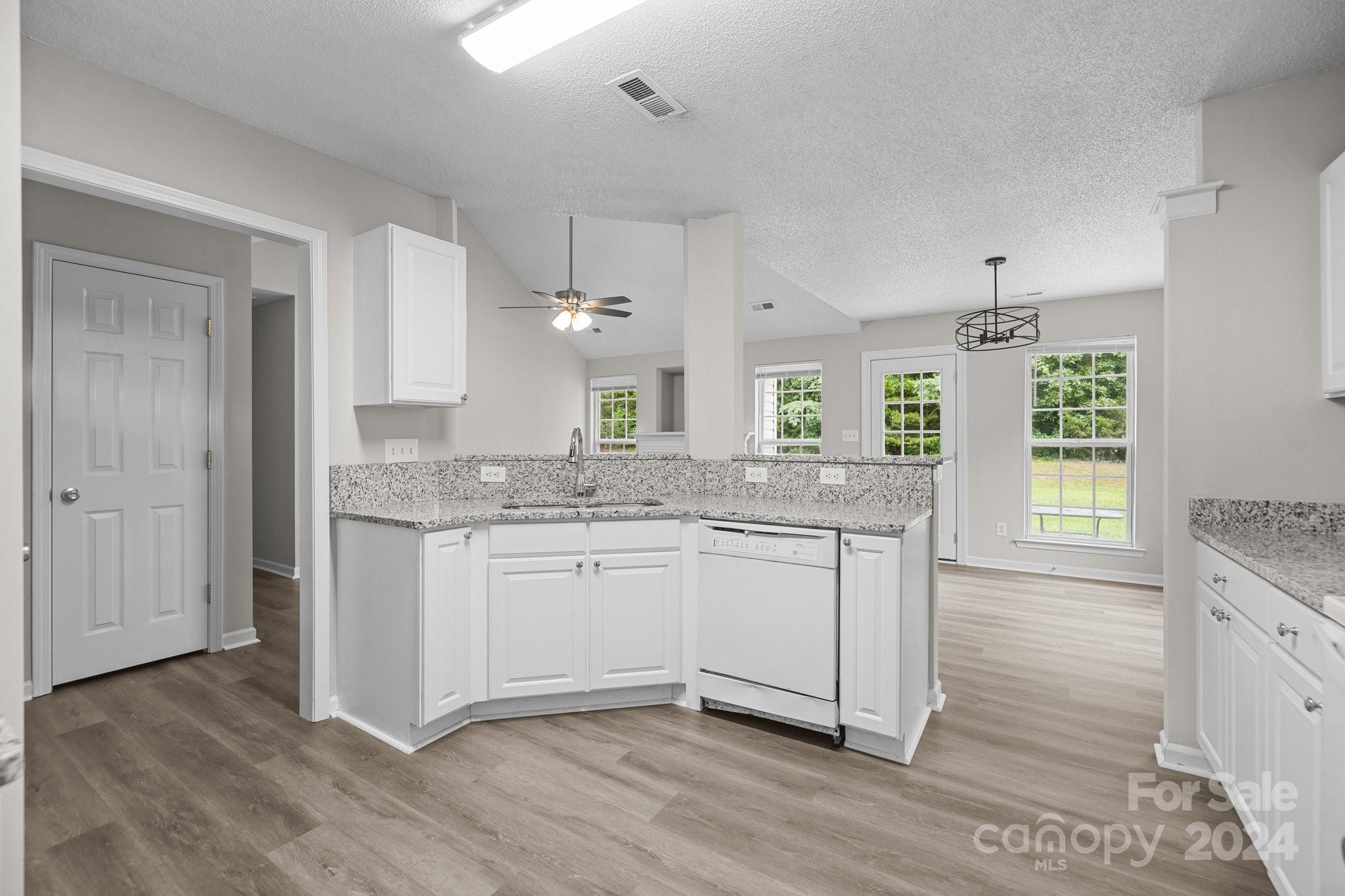 904 Rucker Cliff Drive