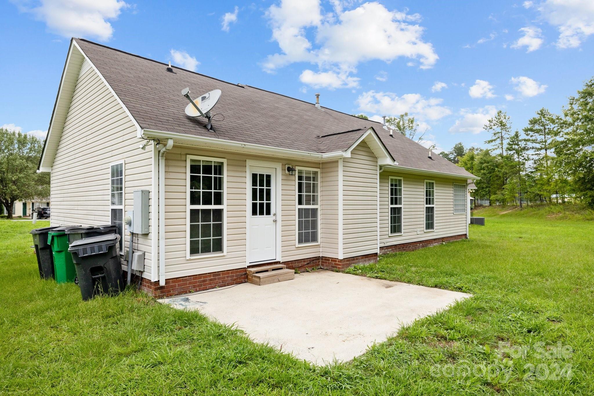 904 Rucker Cliff Drive