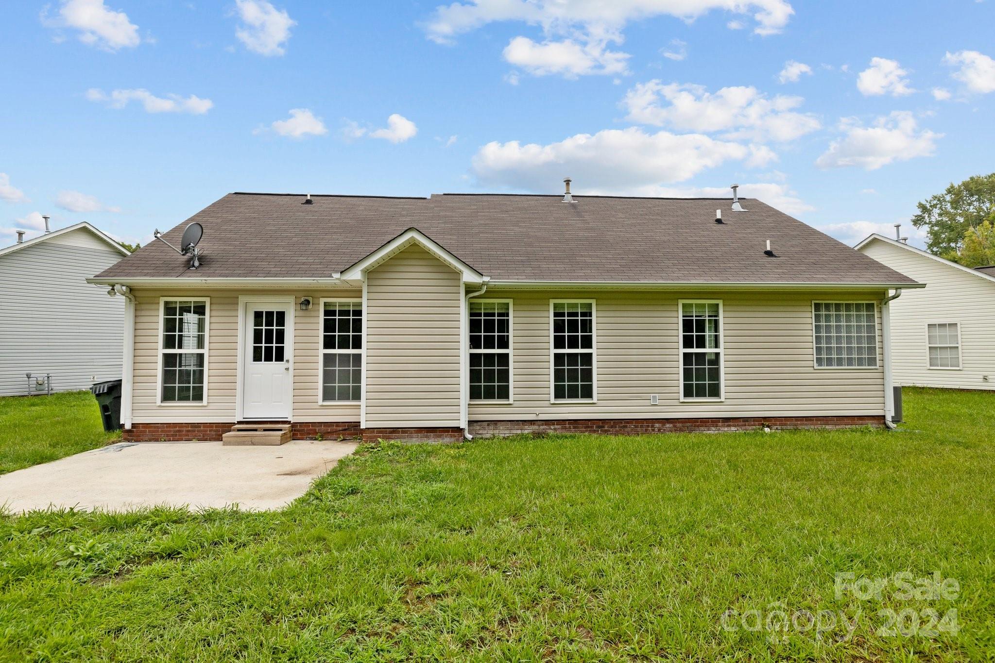 904 Rucker Cliff Drive