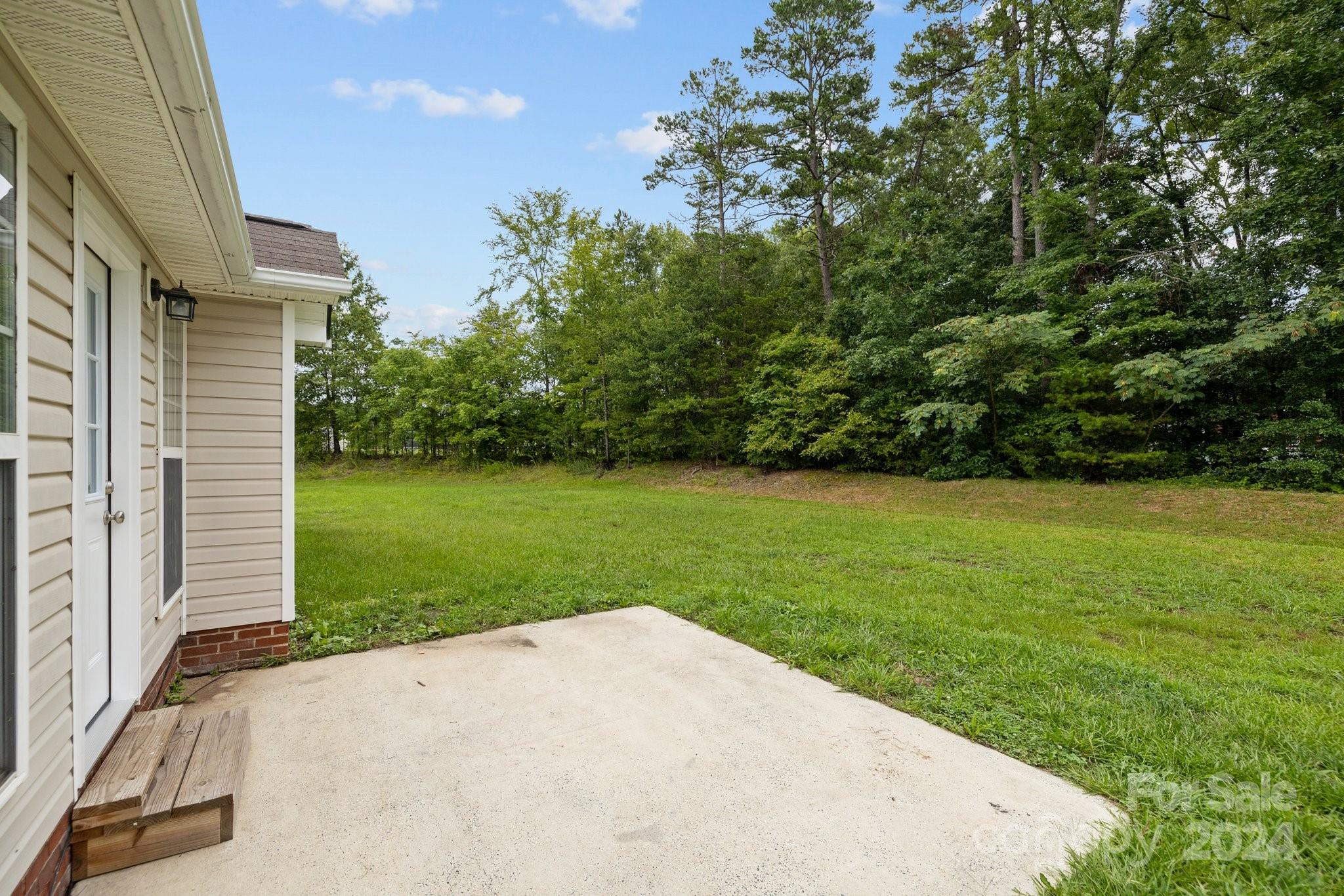 904 Rucker Cliff Drive