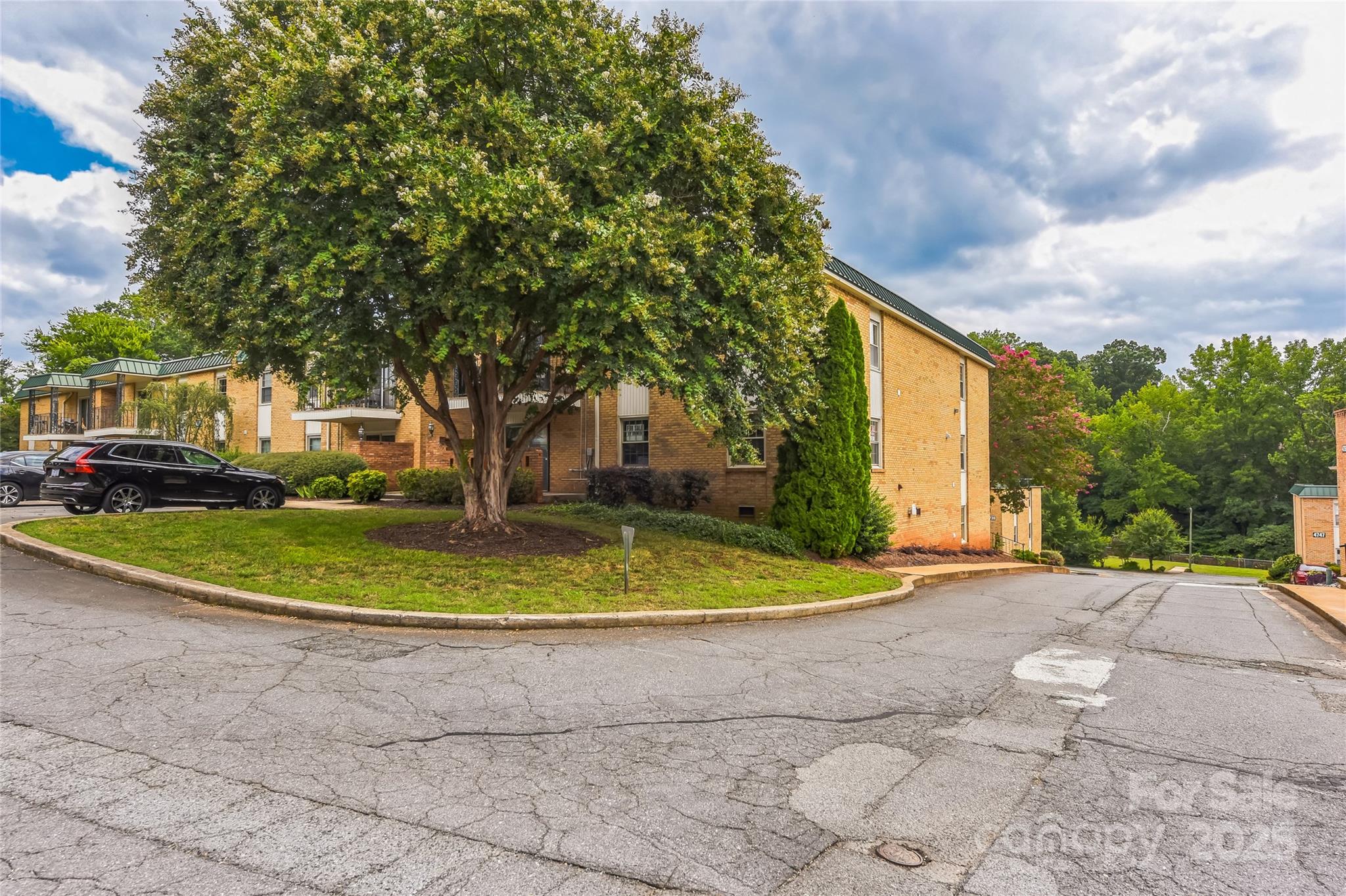 4735 Hedgemore Drive #T