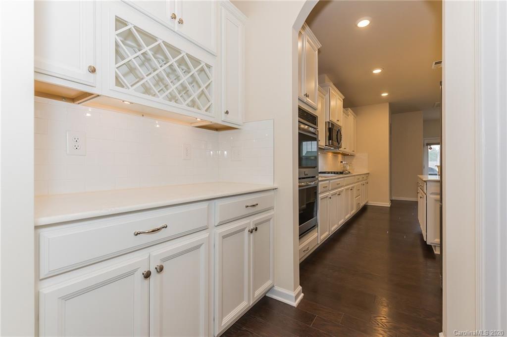 13538 Hyperion Hills Lane