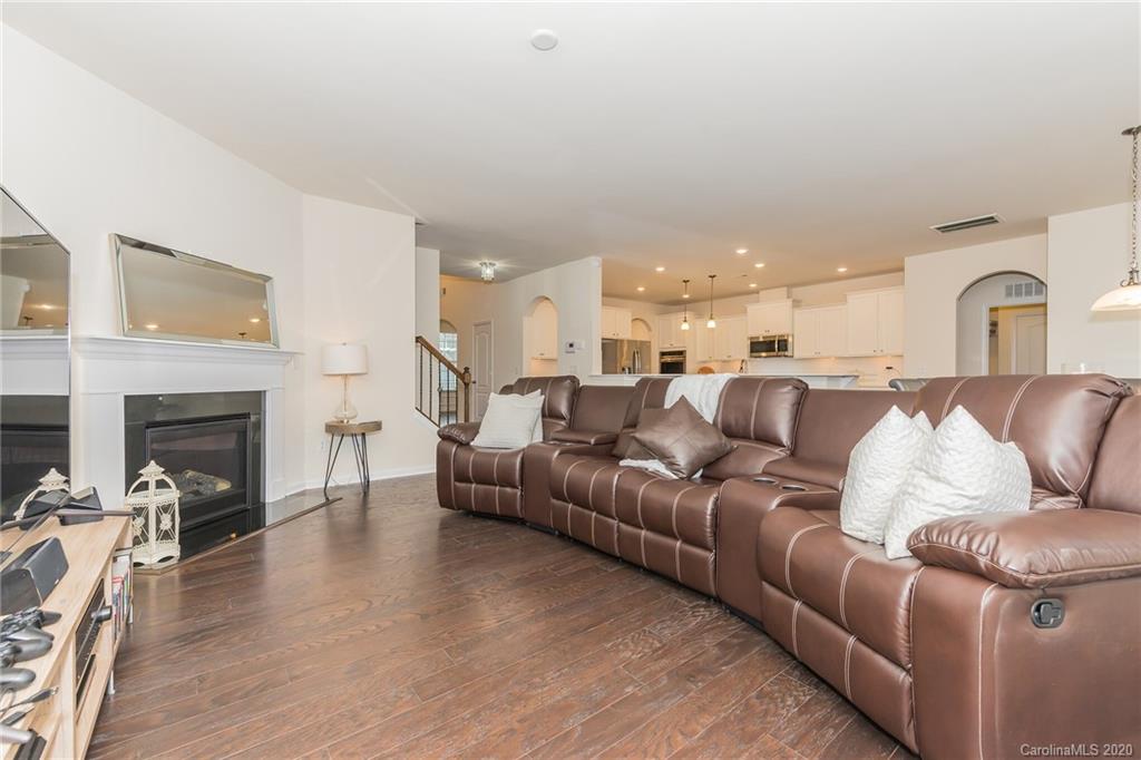 13538 Hyperion Hills Lane