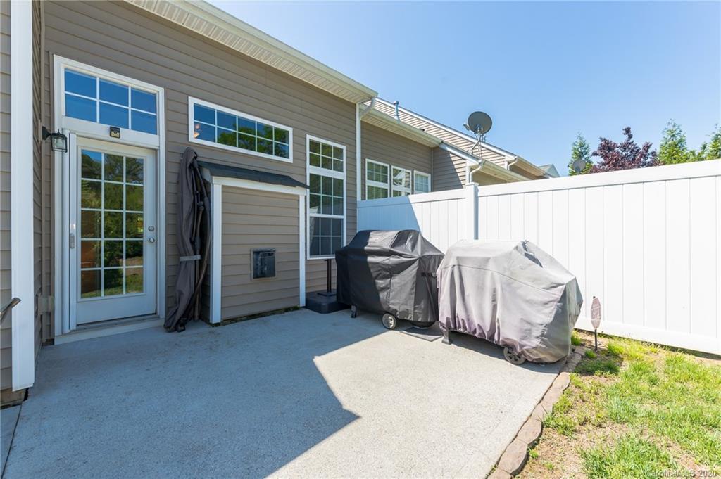 547 White Springs Road