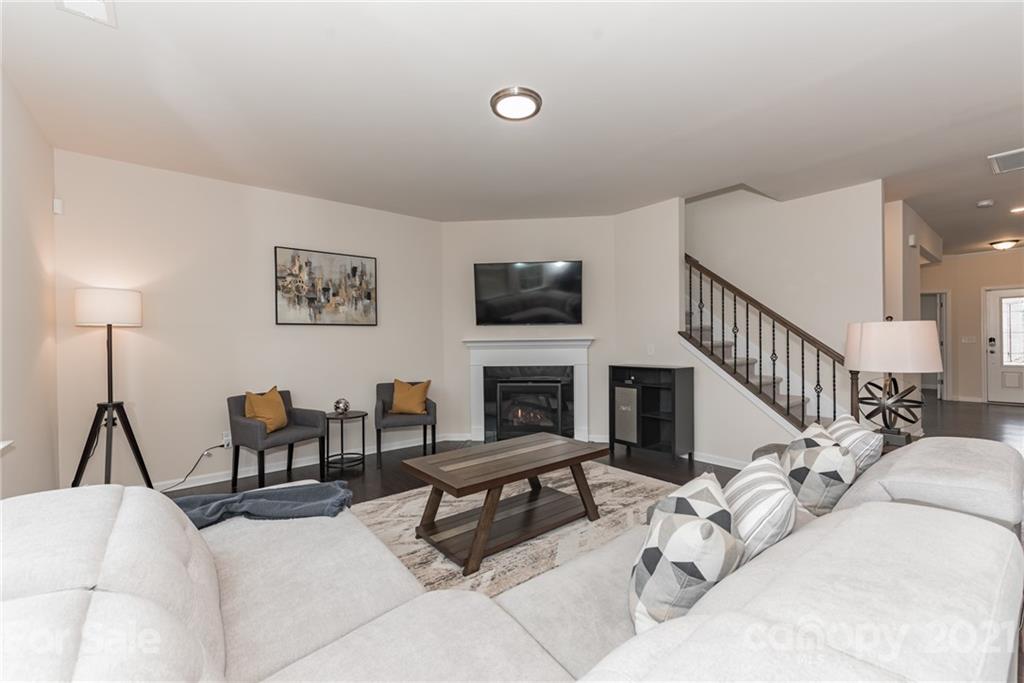 16028 Harbor Hill Drive