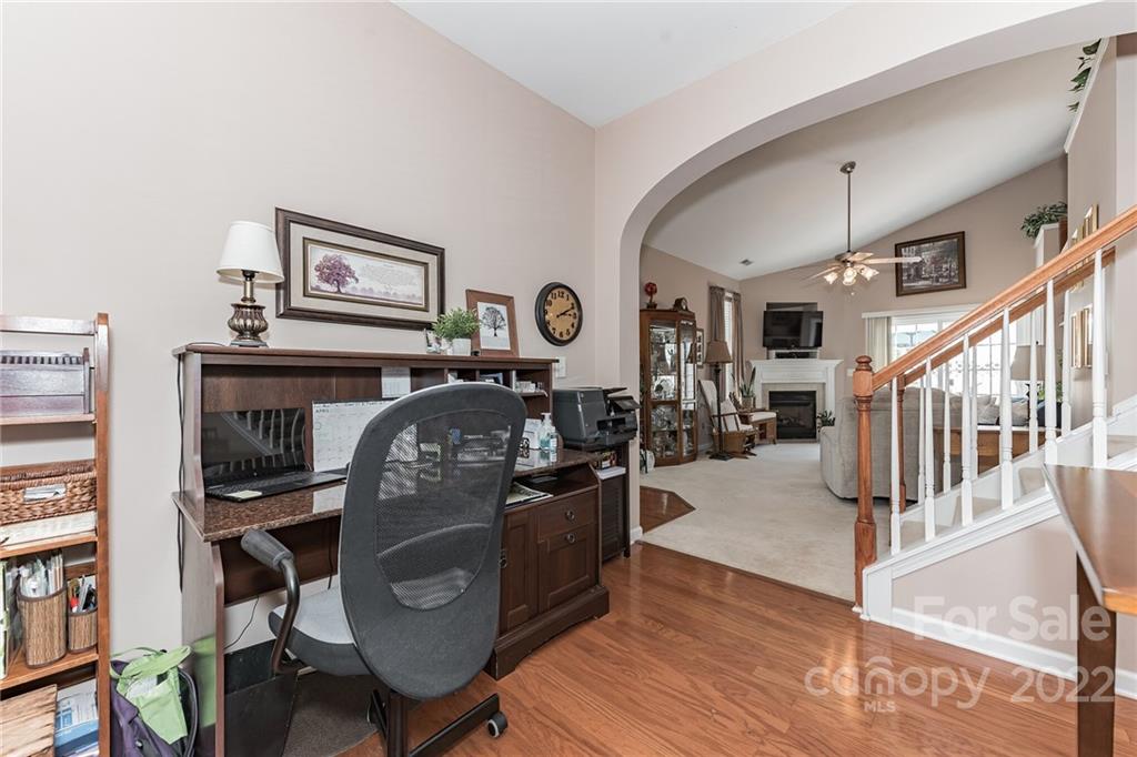 916 Copperstone Lane