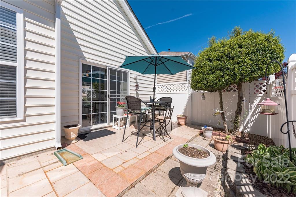 916 Copperstone Lane