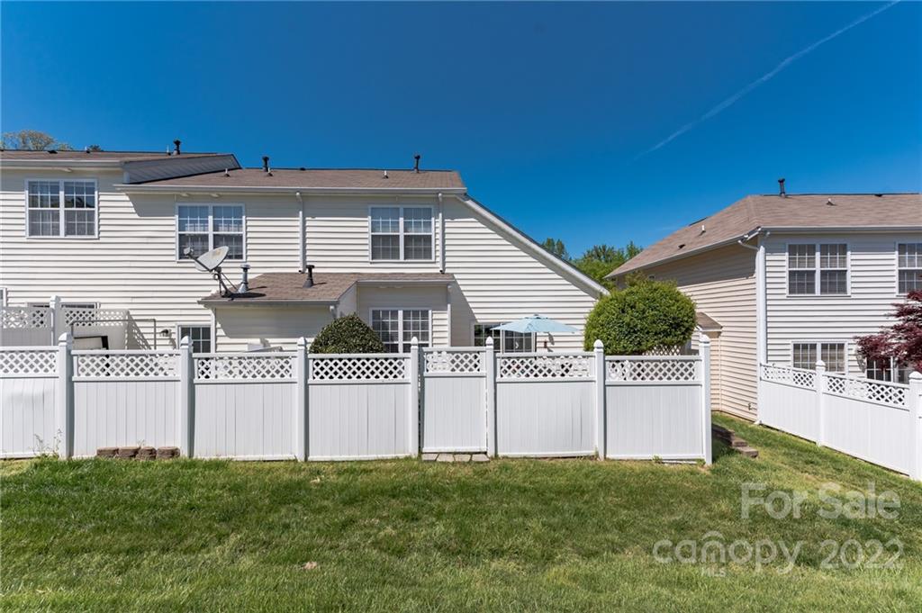916 Copperstone Lane